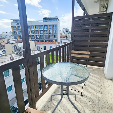 Downtown Rooms, Next To The Chabad Lubavitch