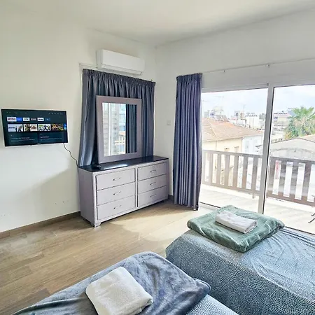 Downtown Rooms, Next To The Chabad Lubavitch لارنكا