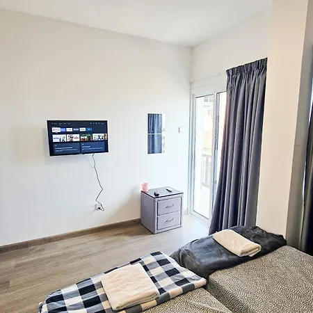 Gazde/Camere de închiriat Downtown Rooms, Next To The Chabad Lubavitch Larnaca