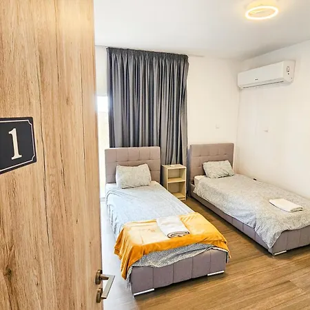منزل للإقامة Downtown Rooms, Next To The Chabad Lubavitch لارنكا