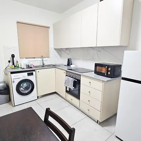 Downtown Rooms, Next To The Chabad Lubavitch منزل للإقامة