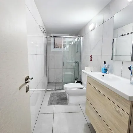 منزل للإقامة Downtown Rooms, Next To The Chabad Lubavitch لارنكا